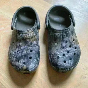 CROCS | camouflage | Size W6/M4